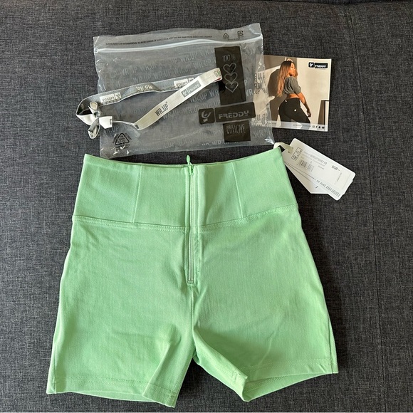 Freddy Pant shorts NWT size small - Picture 1 of 3